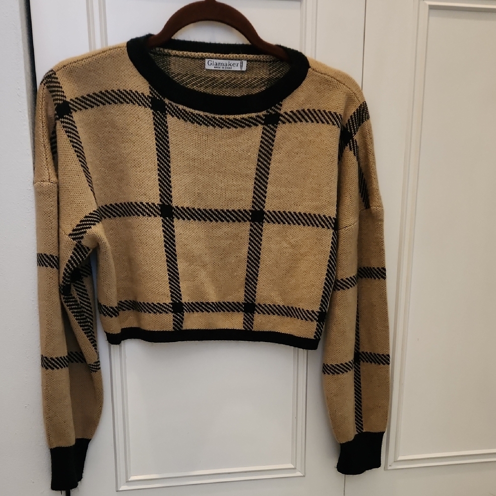 Glamour Tan and Black Crew Neck Sweater with Bold Pattern